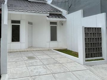 House in Ciluar Bogor Beautiful House With Mezzanine