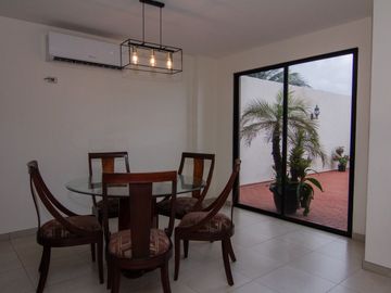 Hermosa Casa de Venta en Bosques de la Costa