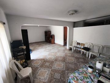 se vende casa como terreno en Carabaylllo de 260 M2