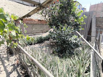 se vende casa como terreno en Carabaylllo de 260 M2
