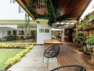 ELEGANTE CASA EN CAMPESTRE DEL BOSQUE CON 4 RECÁMARAS Y AMPLIO JARDÍN