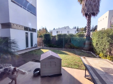 CASA CON 3 RECÁMARAS DE ENTREGA INMEDIATA EN CLUB DE GOLF LA HUERTA