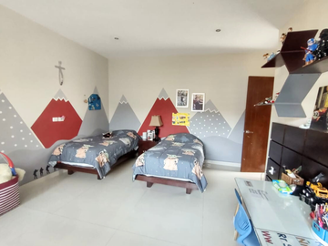 CASA CON 3 RECÁMARAS DE ENTREGA INMEDIATA EN CLUB DE GOLF LA HUERTA