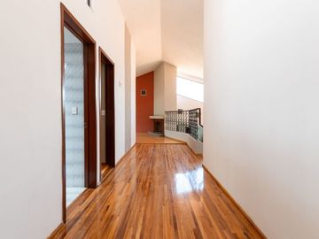 CASA DE 3 RECÁMARAS CON JARDÍN EN CIPRESES DE ZAVALETA, PUEBLA