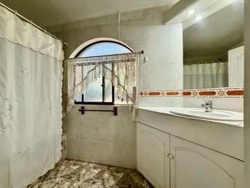 CALLE LARGA - VENDE PARCELA CON CASA DE 5D 4B LOS VILLARES