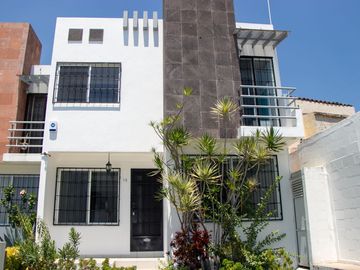 Impecable Casa en Venta – Lista para Habitar