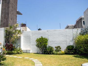 Impecable Casa en Venta – Lista para Habitar