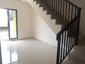 Rumah Arasa Dekat Pintu Tol Jatiasih, Baru 2 LANTAI Mewah Harga Murah New di Kota Bekasi Jual Dijual