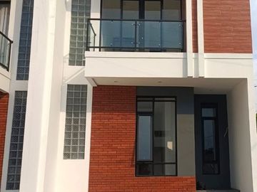 Rumah Vil Cihanjuang, Baru 2 LANTAI Murah Mewah New Dkt Kota Cimahi Utara, Bandung Barat Jual Dijual