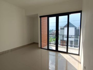 Rumah Vil Cihanjuang, Baru 2 LANTAI Murah Mewah New Dkt Kota Cimahi Utara, Bandung Barat Jual Dijual