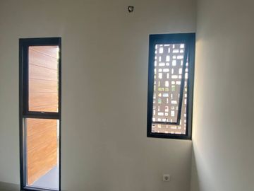 Rumah Hisa Dkt Kota Bekasi Timur,Baru 2 LANTAI Mewah Harga Murah New Minimalis Exclusive Jual Dijual