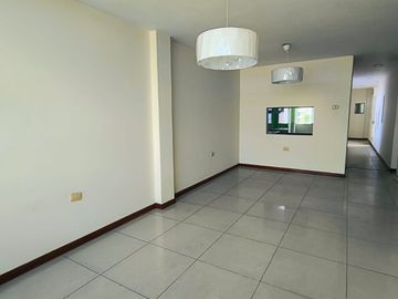 VENDO LINDO DEPARTAMENTO TERCER PISO URB. ROSA DE AMERICA(ALORA)
