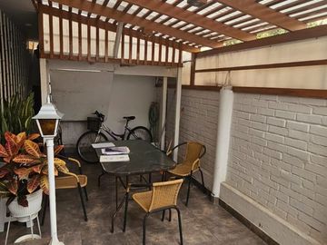 VENDO DEPARTAMENTO EN 1ER. PISO – 1D – 120M2 - CERCA A DOMINGO ORUE Y METRO - SURQUILLO