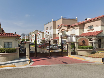 Casa en Venta. Urbi Quinta Montecarlo, Cuautitlán Izcalli, EDOMEX. Remate Hipotecario.