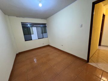 ¡Venta de Casa de 4 Pisos en San Juan de Lurigancho