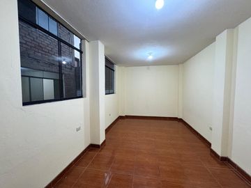 ¡Venta de Casa de 4 Pisos en San Juan de Lurigancho