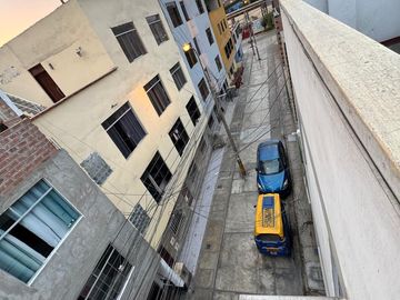¡Venta de Casa de 4 Pisos en San Juan de Lurigancho