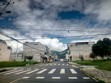 CASA EN VENTA 201 M2: LA ECUATORIANA Turubamba