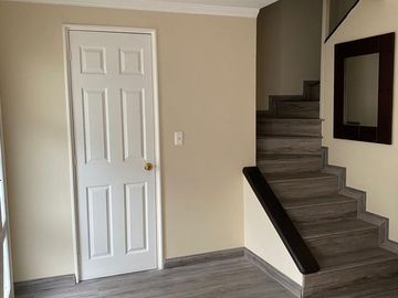 🏡 ¡Se vende hermosa casa en Conjunto Jardines de Carcelén! 🏡