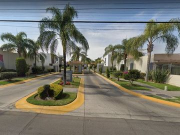 Casa en Venta. Real de Valdepeñas, Zapopan, Jalisco. Remate Hipotecario.