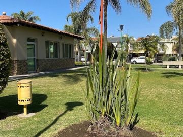 Casa en Venta. Real de Valdepeñas, Zapopan, Jalisco. Remate Hipotecario.