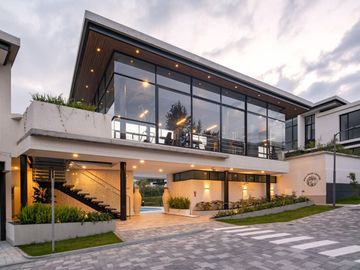 APROVECHA LA OPORTUNIDAD DE OBTENER UNA LINDA CASA EN CUMBAYA DE 298,34M2
