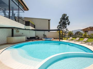 APROVECHA LA OPORTUNIDAD DE OBTENER UNA LINDA CASA EN CUMBAYA DE 298,34M2