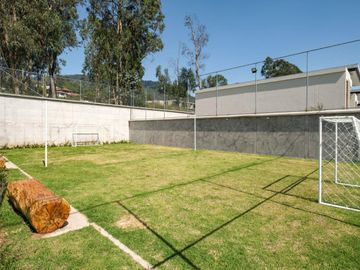 APROVECHA LA OPORTUNIDAD DE OBTENER UNA LINDA CASA EN CUMBAYA DE 298,34M2