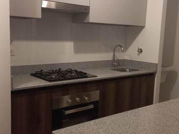 Alquiler Departamento Con Estacionamiento En Condominio Arándanos – Surquillo Límite Con San Isidro