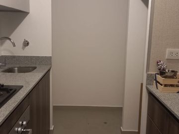 Alquiler Departamento Con Estacionamiento En Condominio Arándanos – Surquillo Límite Con San Isidro
