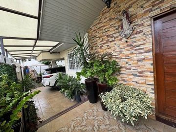 FOR SALE: TAGAYTAY HOUSE & LOT