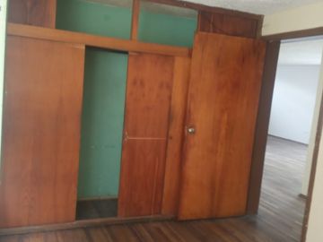 TERRENO COMERCIAL LA UTE CON CONSTRUCCION DE 4 PISOS, CALLE ULLOA Y RUMIPAMBA🍀.