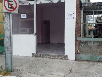 TERRENO COMERCIAL LA UTE CON CONSTRUCCION DE 4 PISOS, CALLE ULLOA Y RUMIPAMBA🍀.