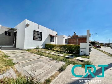 CASA DE UNA PLANTA I HEROES DE LEON I EN CLUSTER CON ACCESO CONTROLADO Y AREAS VERDES I MUY CERCA DEL HOSPITAL DE ALTA ESPECIALIDAD I SALIDA LEON - SI