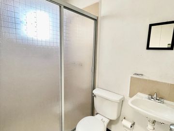 CASA DE UNA PLANTA I HEROES DE LEON I EN CLUSTER CON ACCESO CONTROLADO Y AREAS VERDES I MUY CERCA DEL HOSPITAL DE ALTA ESPECIALIDAD I SALIDA LEON - SI