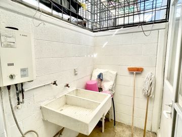 CASA DE UNA PLANTA I HEROES DE LEON I EN CLUSTER CON ACCESO CONTROLADO Y AREAS VERDES I MUY CERCA DEL HOSPITAL DE ALTA ESPECIALIDAD I SALIDA LEON - SI