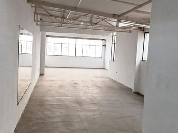 Se Vende Local Comercial En Surquillo