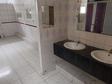 Se Vende Local Comercial En Surquillo