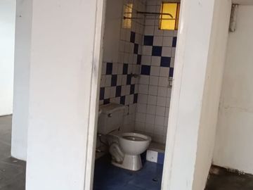 Se Vende Local Comercial En Surquillo