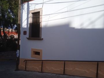 CASA EN VENTA CON LOCAL COMERCIAL EN CENTRO HISTORICO DE ZACATECAS