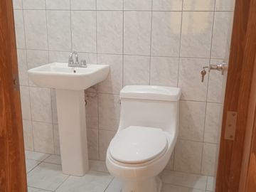 CASA EN VENTA CON LOCAL COMERCIAL EN CENTRO HISTORICO DE ZACATECAS
