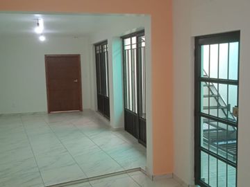 CASA EN VENTA CON LOCAL COMERCIAL EN CENTRO HISTORICO DE ZACATECAS