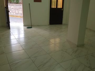 CASA EN VENTA CON LOCAL COMERCIAL EN CENTRO HISTORICO DE ZACATECAS
