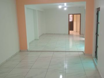 CASA EN VENTA CON LOCAL COMERCIAL EN CENTRO HISTORICO DE ZACATECAS
