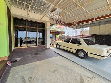 Single house, Baan Boon Nimit Village, good atmosphere, shady, near many main roads, near Big C Suwinthawong and Fashion Island.