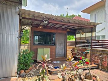 Single house, Baan Boon Nimit Village, good atmosphere, shady, near many main roads, near Big C Suwinthawong and Fashion Island.
