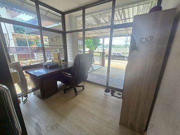 Single house, Baan Boon Nimit Village, good atmosphere, shady, near many main roads, near Big C Suwinthawong and Fashion Island.