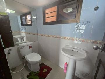 Single house, Baan Boon Nimit Village, good atmosphere, shady, near many main roads, near Big C Suwinthawong and Fashion Island.