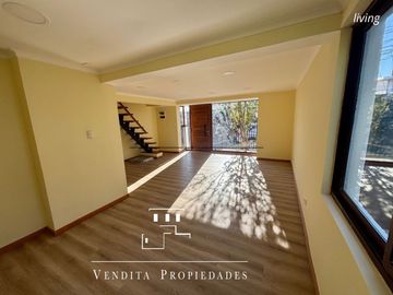 Remodelada casa en tradicional sector Talcahuano
