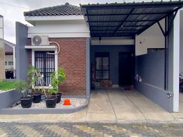 Rumah P.Liv Cihanjuang, 2/1 LANTAI di Cisasawi/Taman Cihanjuang Parongpong Bandung Barat Jual Dijual